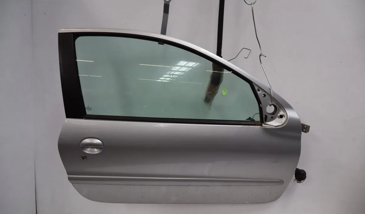 Porte avant droite Peugeot 206 (2L_, 2M_) 1.4 i (2lkfwa, 2mkfwa) (2009-2013) 3 portes occasion