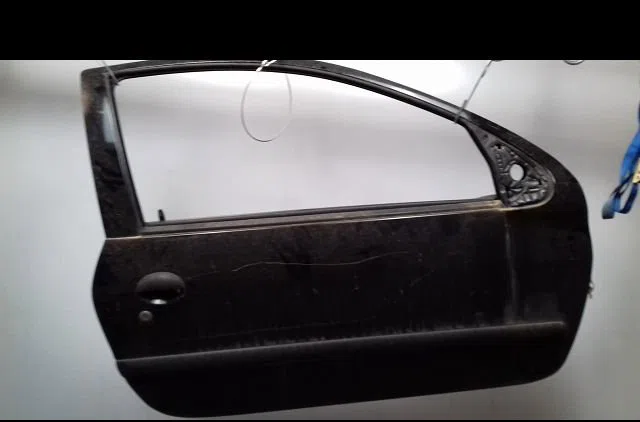 Porte avant droite Peugeot 206 3-5 portes (2A-C) 1.6 16v (2000-2009) 3 portes occasion