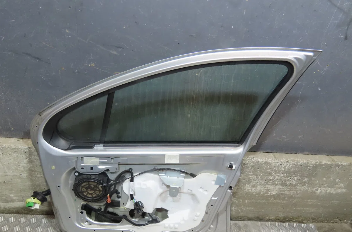 Porte avant droite Peugeot 207-207 (WA_, WC_) 1.4 16v (2006-2013) 3 portes occasion