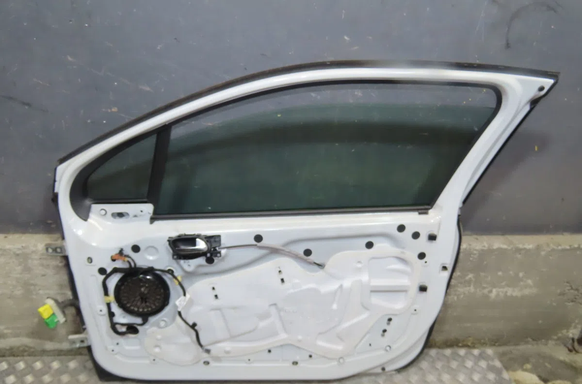 Porte avant droite Peugeot 208 I (CA_, CC_) 1.6 hdi (2012) occasion