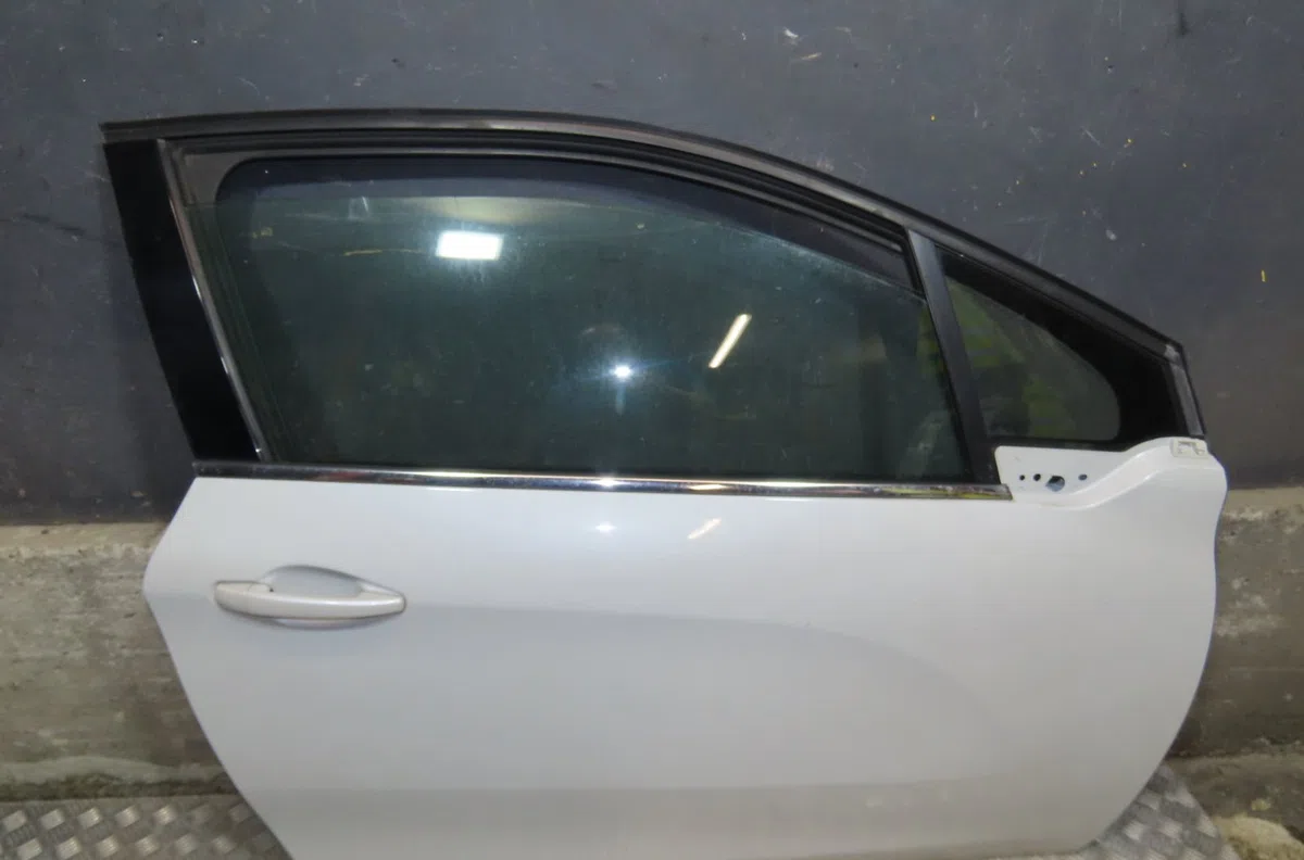 Porte avant droite Peugeot 208 I (CA_, CC_) 1.6 hdi (2012) occasion