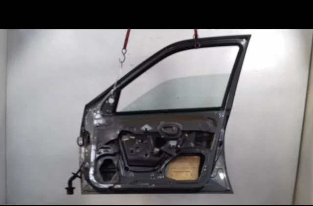 Porte avant droite Peugeot 406 (8B) 1.8 16v (1995-2000) occasion