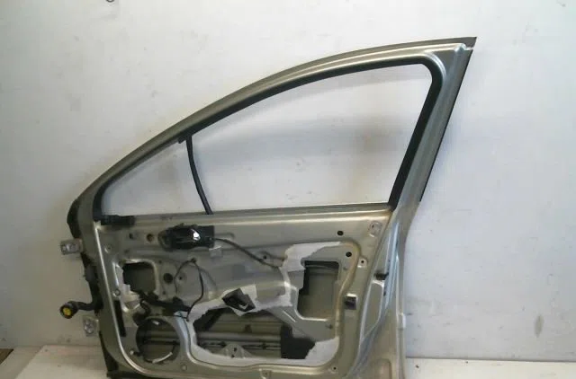 Porte avant droite Peugeot 407 (6D_) 2.0 hdi 135 (6drhrh, 6drhre, 6drhrg, 6drhrj) (2004-2010) 4 portes occasion