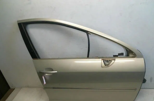 Porte avant droite Peugeot 407 (6D_) 2.0 hdi 135 (6drhrh, 6drhre, 6drhrg, 6drhrj) (2004-2010) 4 portes occasion