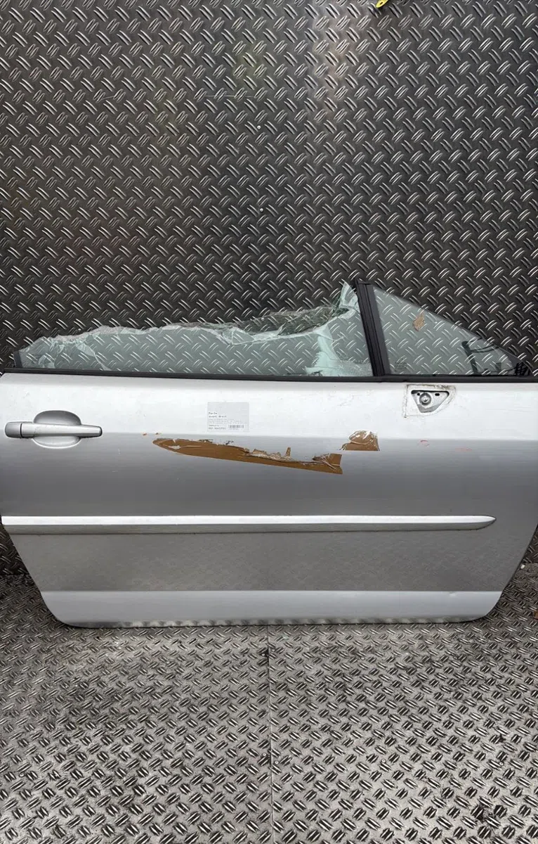 Porte avant droite Peugeot 407 Coupé (6C_) 2.7 hdi (2005) occasion