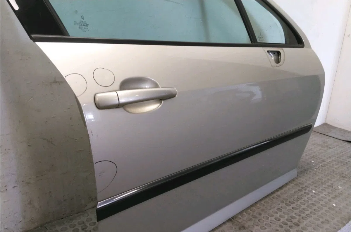 Porte avant droite Peugeot 407 SW (6E_) 1.6 hdi 110 (2004-2010) 5 portes occasion