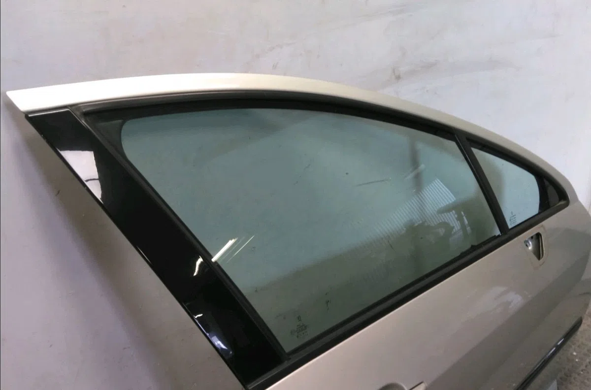 Porte avant droite Peugeot 407 SW (6E_) 1.6 hdi 110 (2004-2010) 5 portes occasion