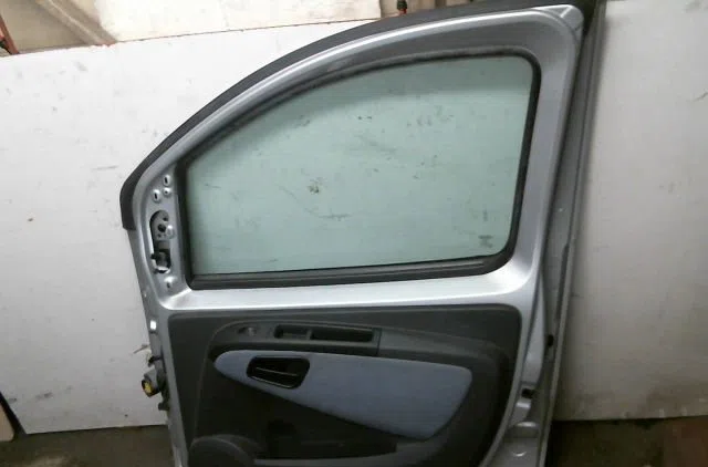 Porte avant droite Peugeot BIPPER TEPEE 1.4 hdi (2008) occasion