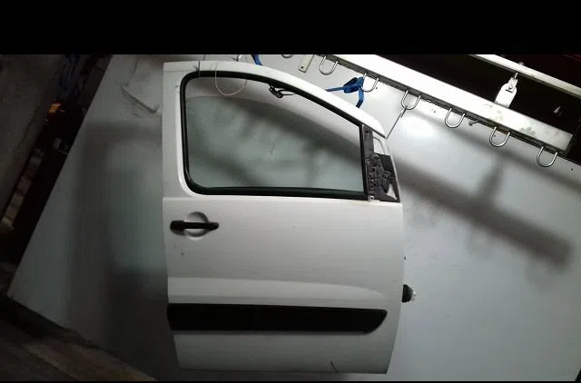 Porte avant droite Peugeot EXPERT Camionnette (VF3A_, VF3U_, VF3X_) 1.6 hdi 90 16v (2007) occasion