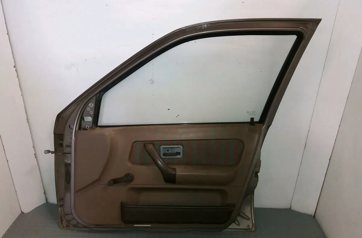 Porte avant droite Renault CLIO I (B-C57_, 5-357_) 1.2 (b-c-s572) (1990-1996) occasion