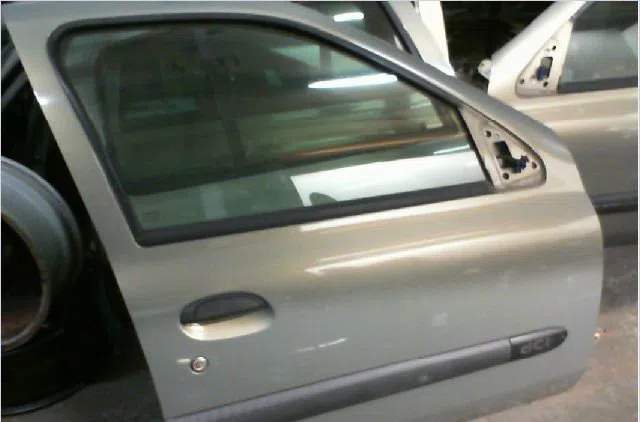 Porte avant droite RENAULT CLIO II  1.5 DCI 65ch occasion