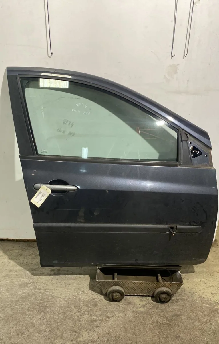 Porte avant droite Renault CLIO III (BR0-1, CR0-1) 1.2 16v (br0p, cr0p) (2007-2014) occasion