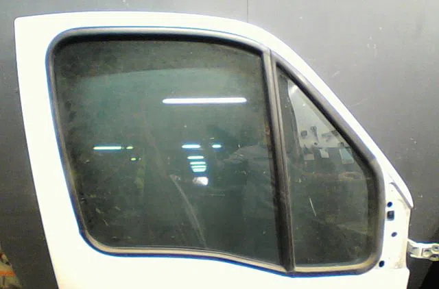 Porte avant droite Renault CLIO III (BR0-1, CR0-1) 1.5 dci (2010-2014) 5 portes occasion
