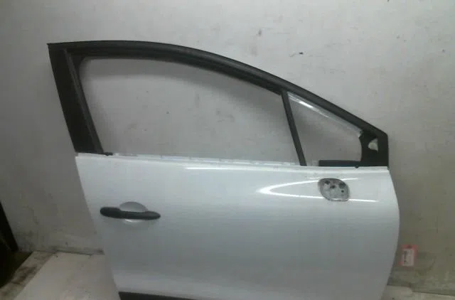Porte avant droite Renault CLIO IV (BH_) 1.5 dci 75 (2012) 5 portes occasion