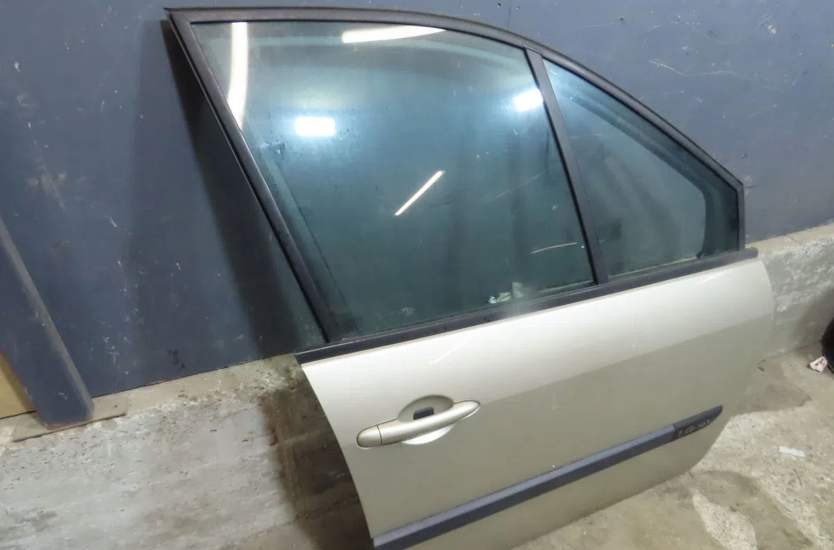 Porte avant droite Renault GRAND SCÉNIC II (JM0-1_) 1.6 (2004-2006) occasion