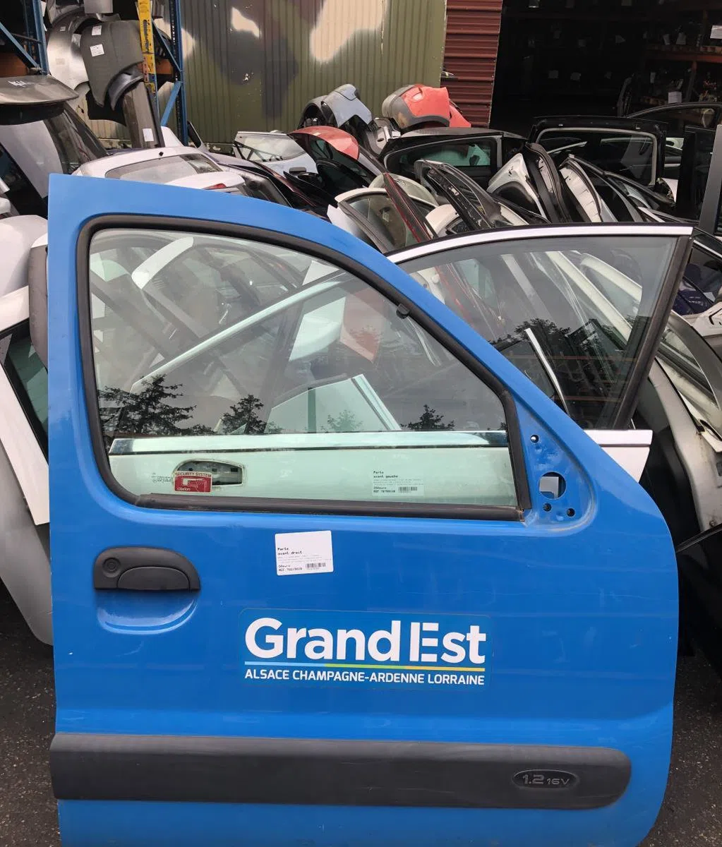 Porte avant droite Renault KANGOO Express (FC0-1_) 1.2 16v (fc05, fc0w, fc1d, fc1p, fc1k, fc0t) (2001) occasion
