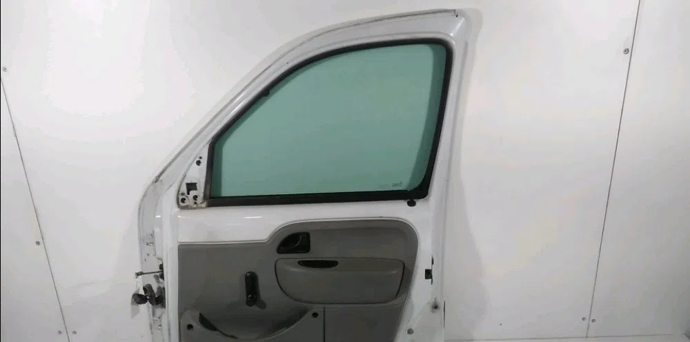 Porte avant droite Renault KANGOO Express (FC0-1_) 1.5 dci (fc07, fc1r) (2001) 4 portes occasion