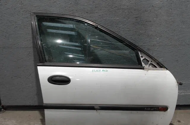 Porte avant droite RENAULT LAGUNA 1  LAGUNA 1 PHASE 2 occasion