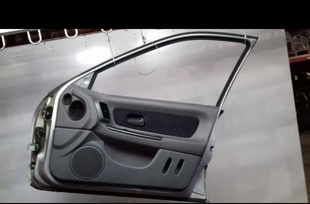 Porte avant droite Renault LAGUNA I (B56_, 556_) 1.9 dti (b56j) (1997-2001) occasion