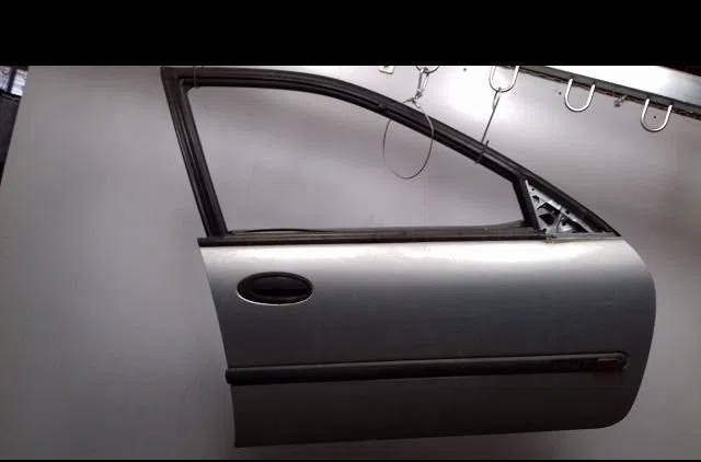 Porte avant droite Renault LAGUNA I (B56_, 556_) 1.9 dti (b56j) (1997-2001) occasion