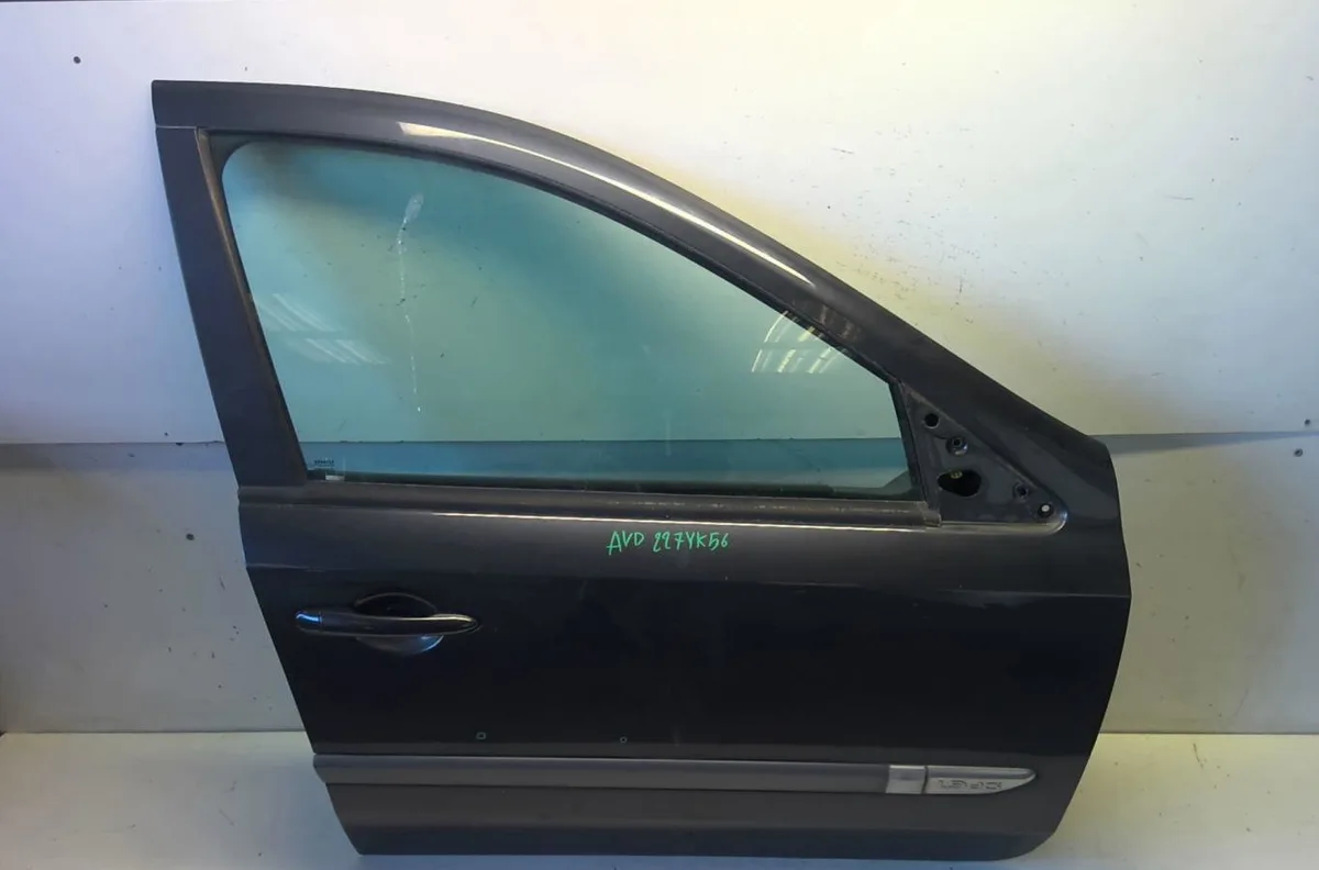 Porte avant droite Renault LAGUNA II (BG0-1_) 1.9 dci (bg12) (2005-2007) 5 portes occasion