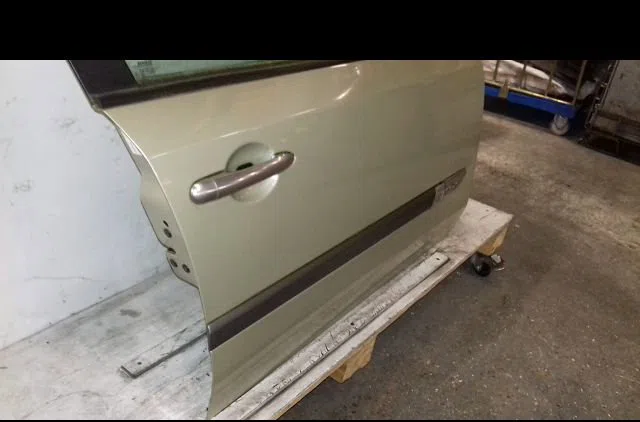 Porte avant droite Renault LAGUNA II (BG0-1_) 1.9 dci (bg1a, bg1v) (2005-2007) occasion