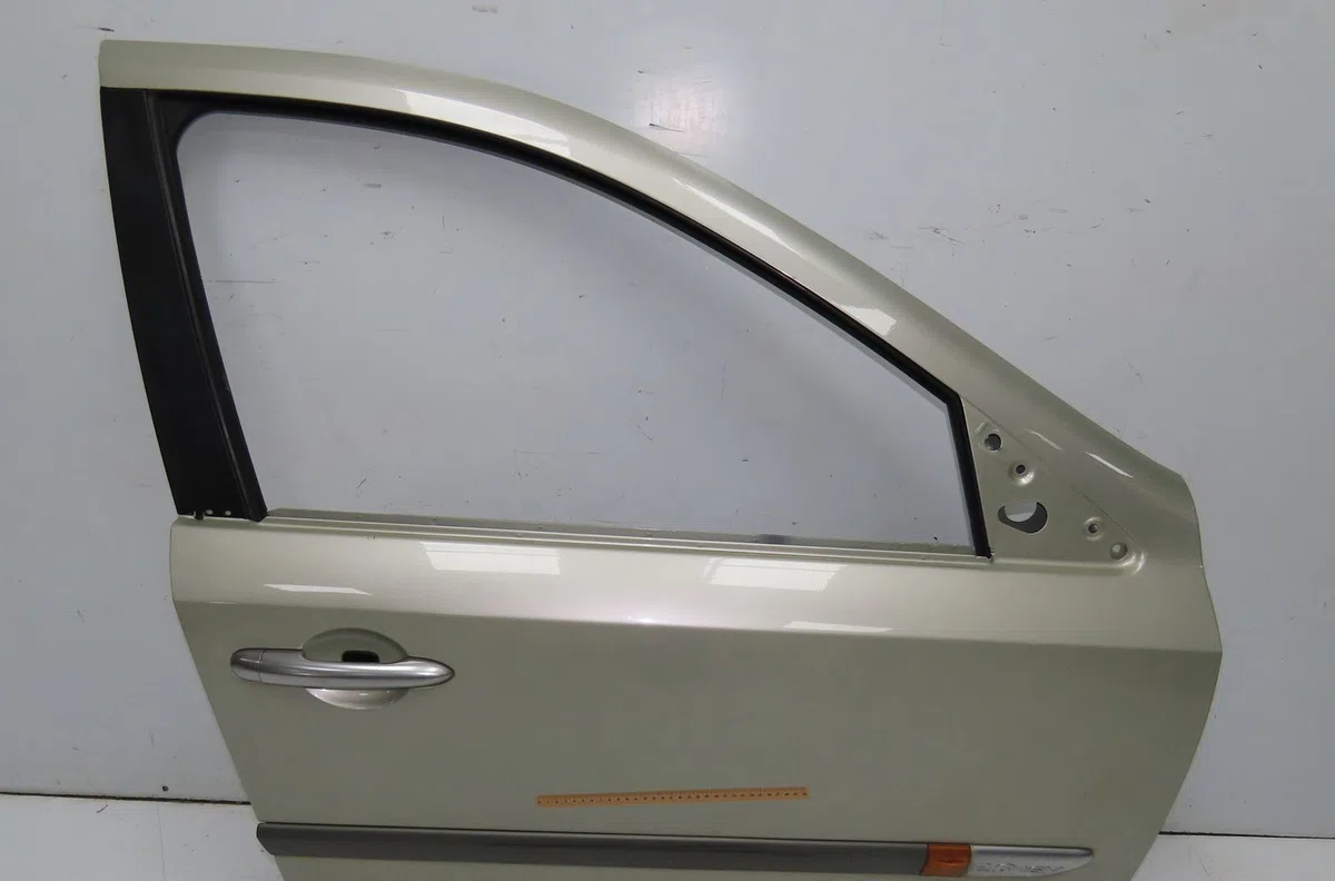 Porte avant droite Renault LAGUNA II Grandtour (KG0-1_) 2.0 16v (kg00, kg0k, kg0w, kg0p) (2002-2007) occasion