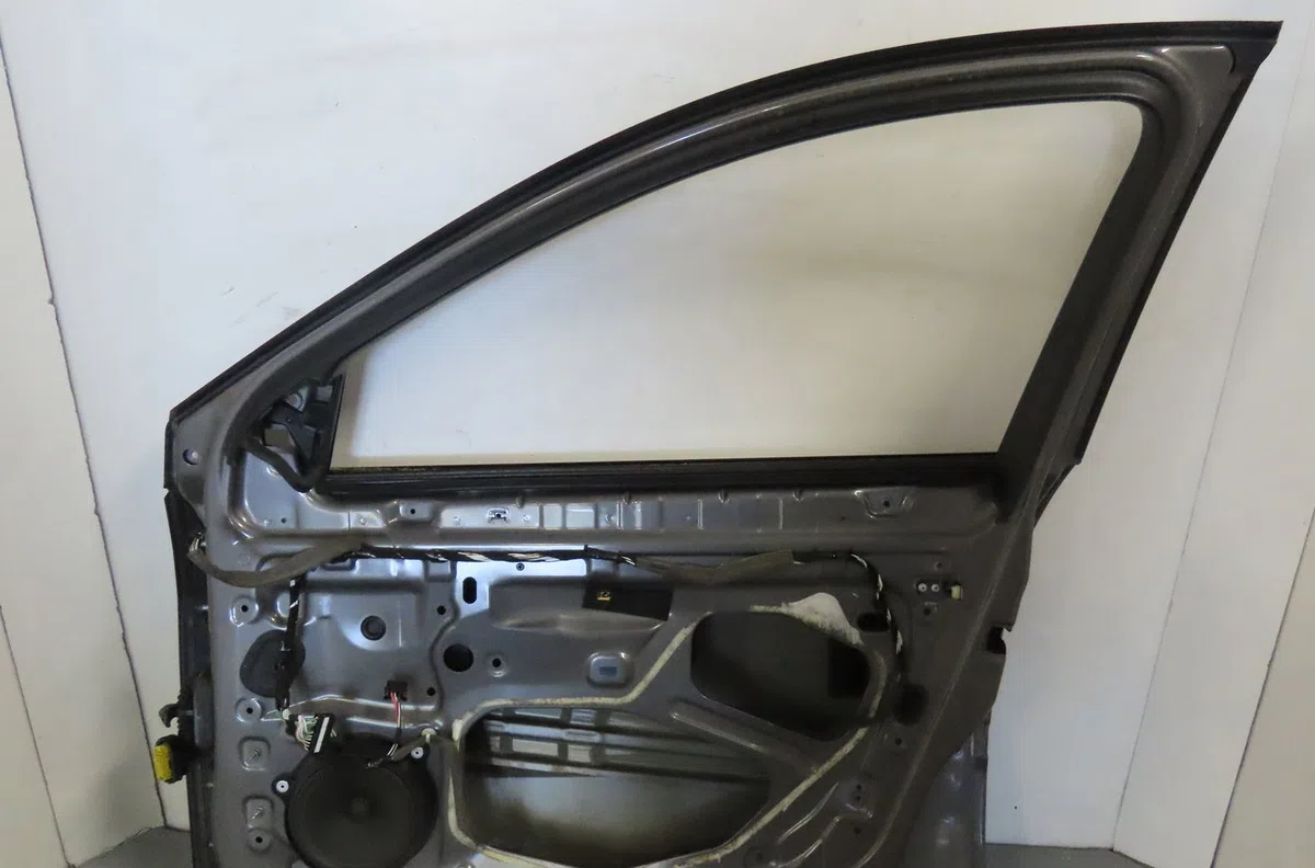 Porte avant droite Renault LAGUNA III (BT0-1) 2.0 16v (bt05, bt0f, bt0w) (2007-2012) occasion