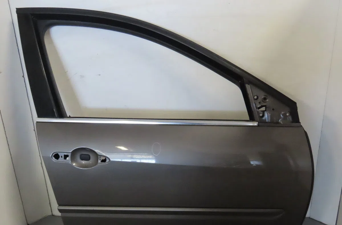 Porte avant droite Renault LAGUNA III (BT0-1) 2.0 16v (bt05, bt0f, bt0w) (2007-2012) occasion