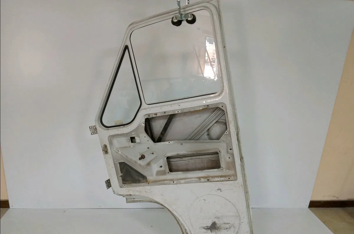 Porte avant droite RENAULT MASTER I 1991 occasion