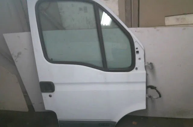 Porte avant droite Renault MASTER II Autobus-Autocar (JD) 2.5 dci (2006) occasion