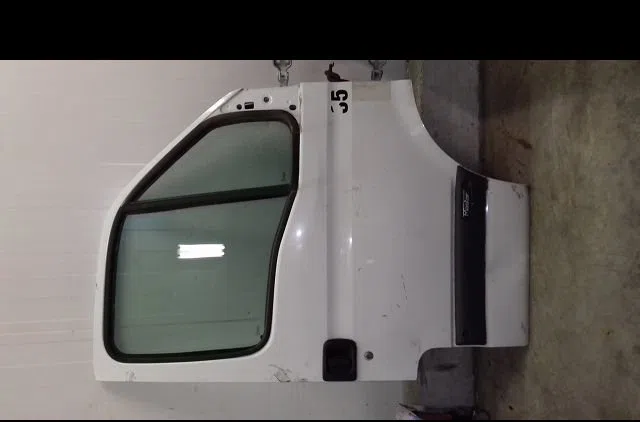 Porte avant droite Renault MASTER II Camion plate-forme-Châssis (ED-HD-UD) 3.0 dci 140 (ed0s, ud0s) (2003) occasion