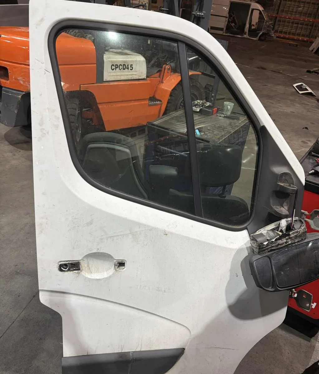 Porte avant droite Renault MASTER III Camionnette (FV) 2.3 dci 170 fwd (fv0l) (2015) occasion