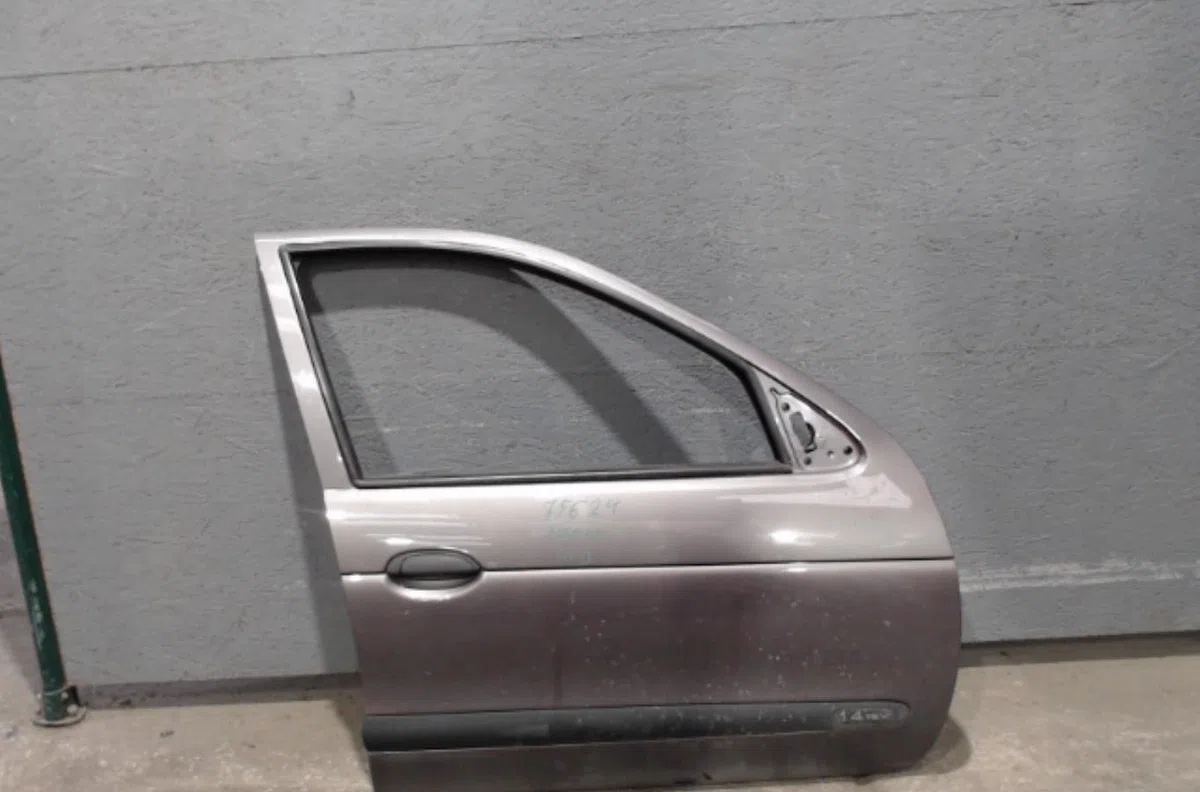 Porte avant droite RENAULT MEGANE 1  MEGANE 1 PHASE 2 occasion