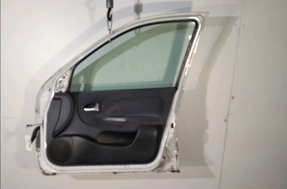 Porte avant droite Renault MEGANE I (BA0-1_) 1.4 16v (ba0d, ba1h, ba0w, ba10) (1999-2003) occasion