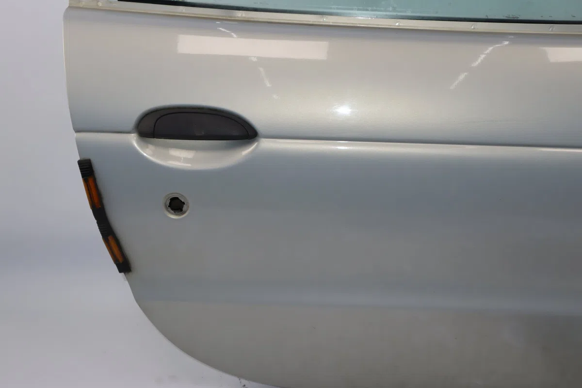 Porte avant droite Renault MEGANE I Cabriolet (EA0-1_) 1.6 16v (ea04, ea0b, ea11, ea1j) (1999-2003) occasion