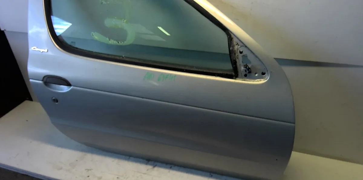 Porte avant droite Renault MEGANE I Coupé (DA0-1_) 1.6 16v (da0b, da04, da11) (1999-2003) 2 portes occasion