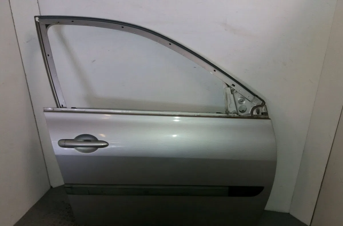 Porte avant droite Renault MEGANE II A trois volumes (LM0-1_) 1.5 dci (lm0f, lm0t, lm2b) (2003-2010) occasion