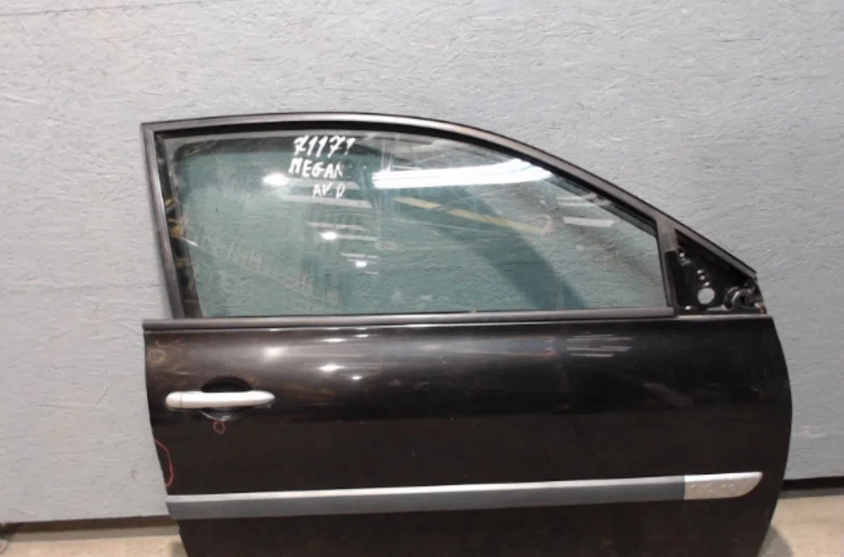 Porte avant droite Renault MEGANE II (BM0-1_, CM0-1_) 1.6 16v (bm0c, cm0c) (2002-2008) occasion