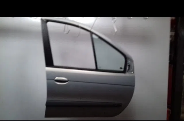 Porte avant droite Renault SCÉNIC I Monospace (JA0-1_, FA0_) 1.9 dci (ja05, ja1f) (1999-2003) 5 portes occasion