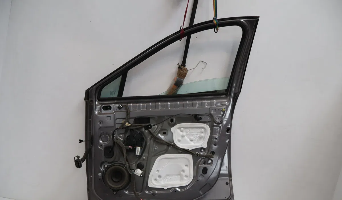 Porte avant droite Renault SCÉNIC III (JZ0-1_) 1.4 16v (jz0f, jz1v) (2009) occasion