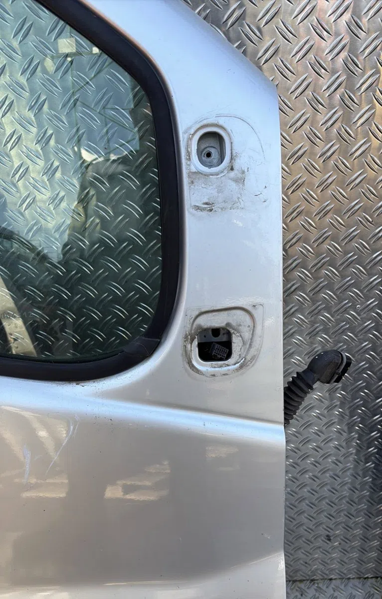 Porte avant droite Renault TRAFIC II Camionnette (FL) 1.9 dci 100 (fl0c) (2001-2006) occasion