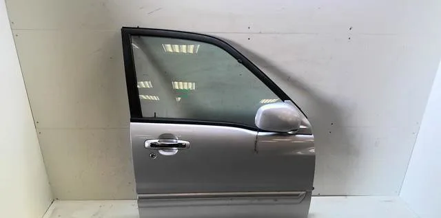 Porte avant droite Suzuki GRAND VITARA I (FT, HT) 2.0 hdi 110 16v 4x4 (sq 420d) (2001-2005) occasion