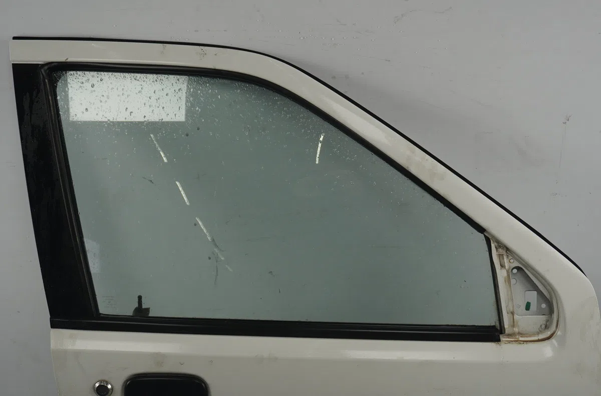 Porte avant droite Suzuki IGNIS I (FH) 1.3 4wd (rg413) (2000-2003) occasion