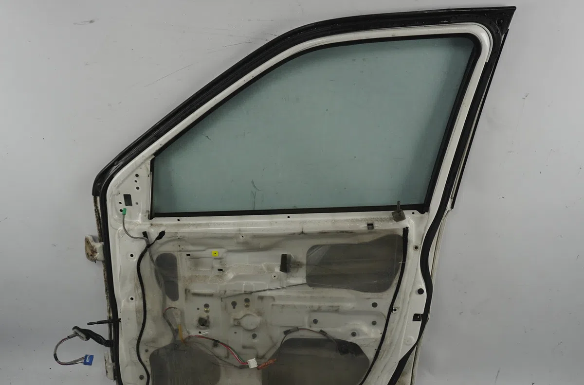 Porte avant droite Suzuki IGNIS I (FH) 1.3 4wd (rg413) (2000-2003) occasion