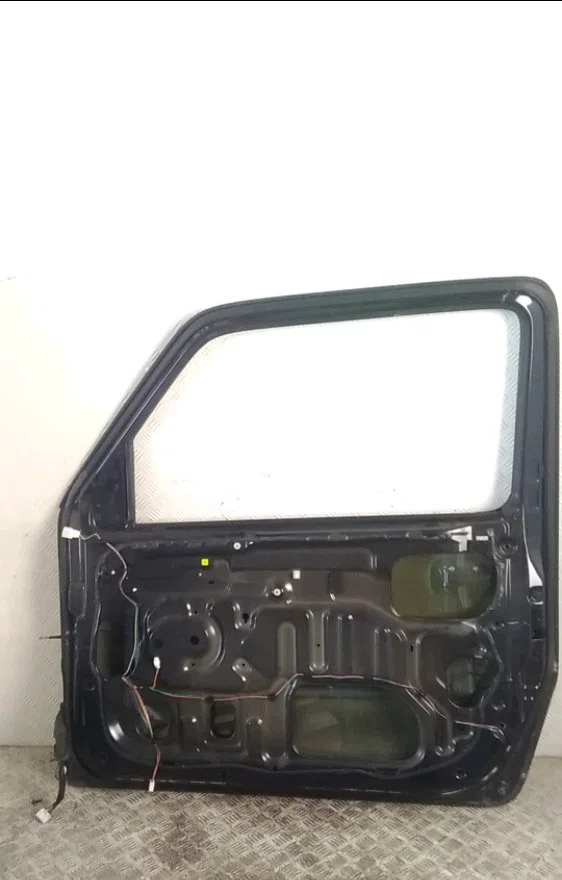 Porte avant droite Suzuki JIMNY Véhicule tout terrain fermé (SN) 1.5 ddis 4x4 (2005) 3 portes occasion