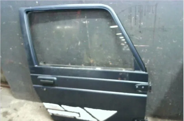 Porte avant droite Suzuki SAMURAI Véhicule tout terrain fermé (SJ_) 1.3 traction intégrale (sj 413) (1988-2004) occasion