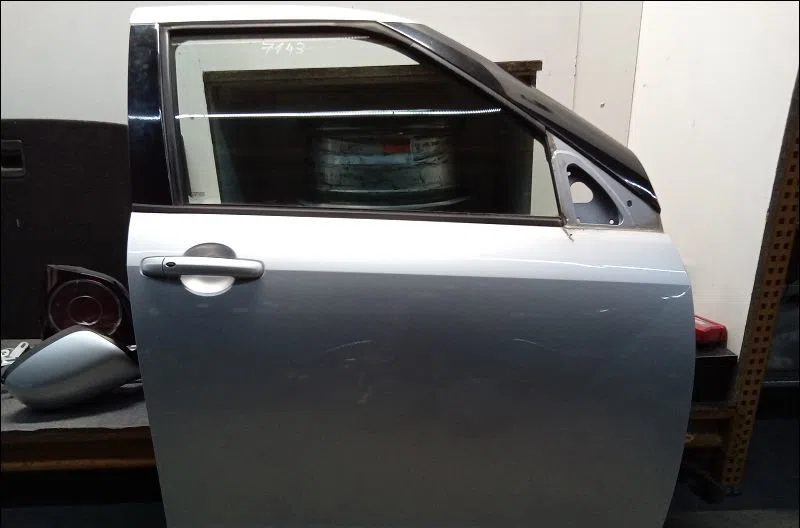 Porte avant droite SUZUKI SWIFT III  1.3i 90ch occasion