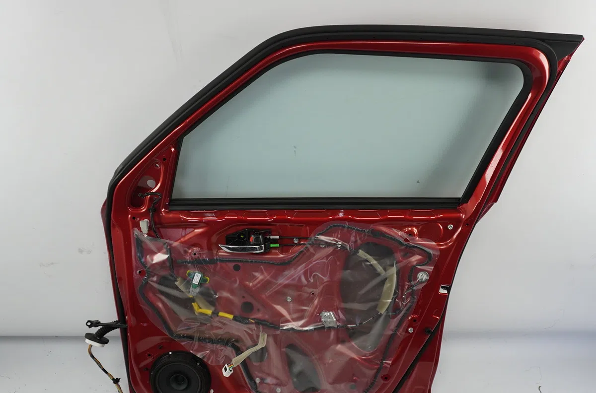 Porte avant droite Suzuki SWIFT V (AZ) 1.2 hybrid (mild hybrid) (a2l412) (2020) 5 portes occasion
