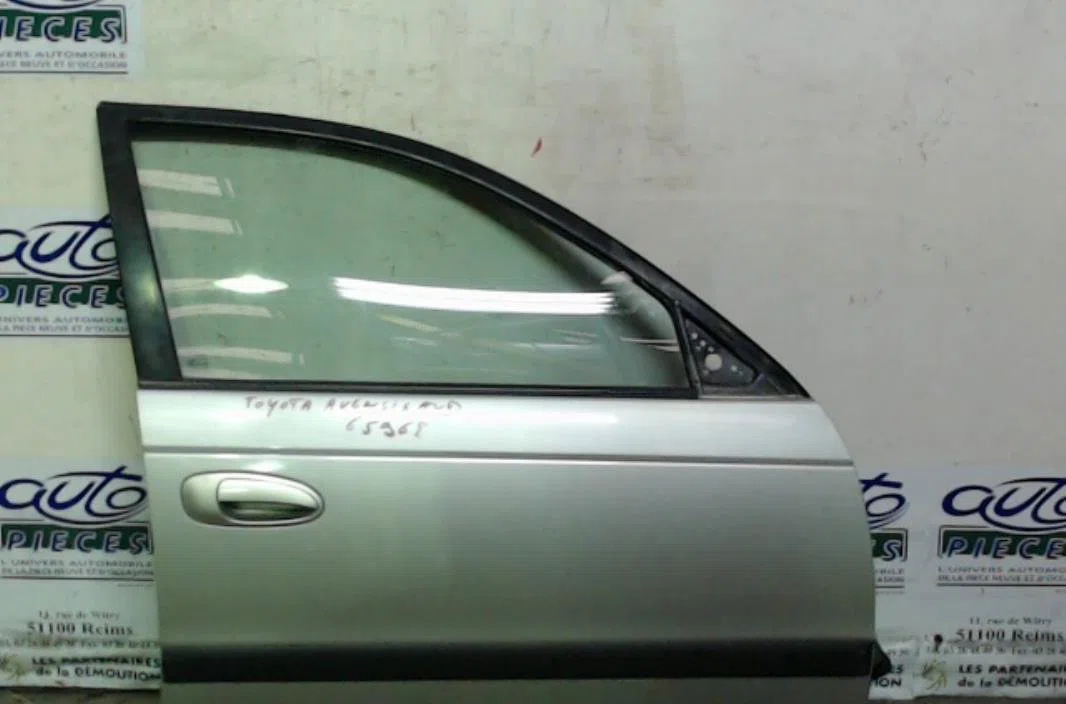Porte avant droite TOYOTA AVENSIS 1  AVENSIS 1 PHASE 1 occasion